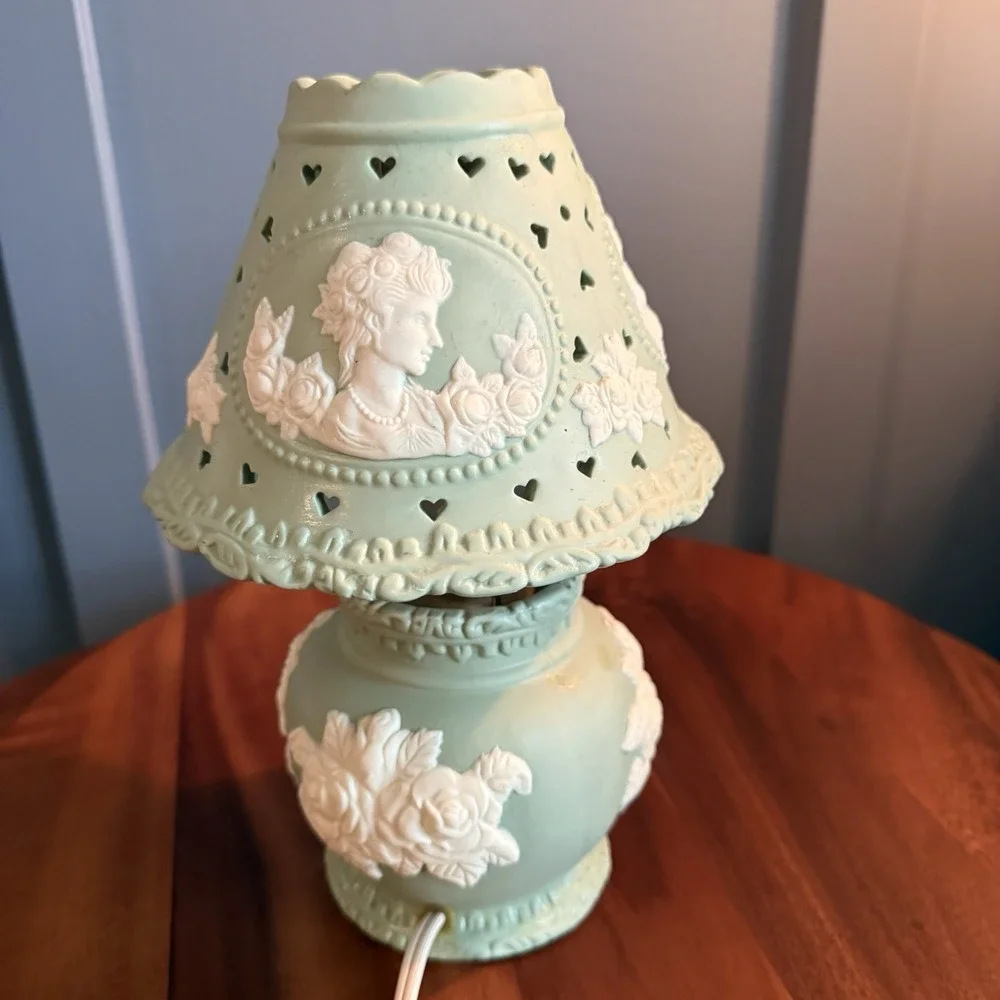 Vintage Jasperware Style Accent Lamp‎ Cameo Heart Cutout Mint Green Kitchen Mini